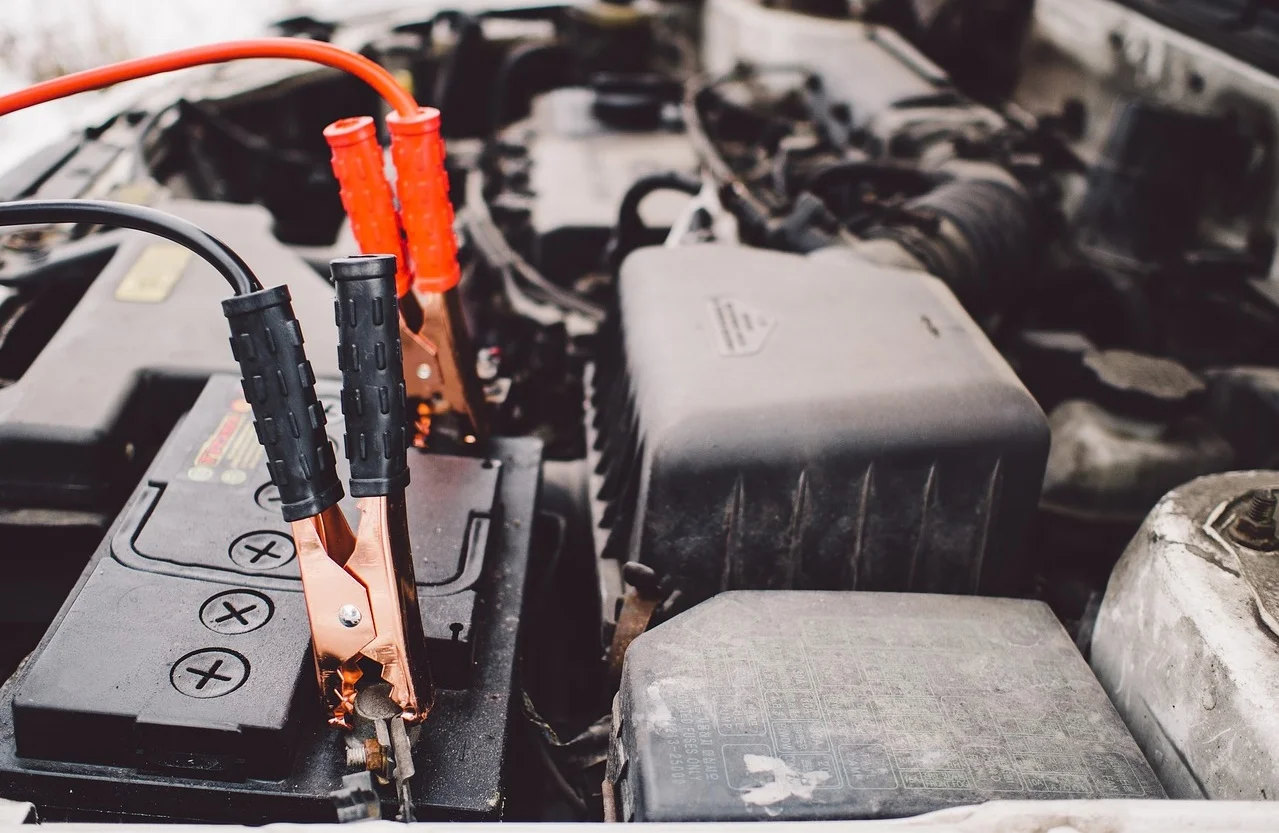 Ce faci când mașina nu pornește? Cauze frecvente și soluții rapide